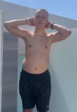 Flickzy2fast tweet media