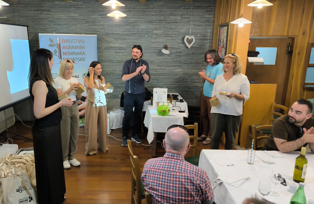 agroklub's tweet image. Društvo agrarnih novinara Hrvatske #DANH održalo je jučer svoje tradicionalno godišnje okupljanje, kojem je pridodana i edukativna dimenzija zahvaljujući aktivnostima Nacionalne mreže Zajedničke poljoprivredne politike i partnerima.

Nakon okupljanja u Zagrebu događaj se odvijao…