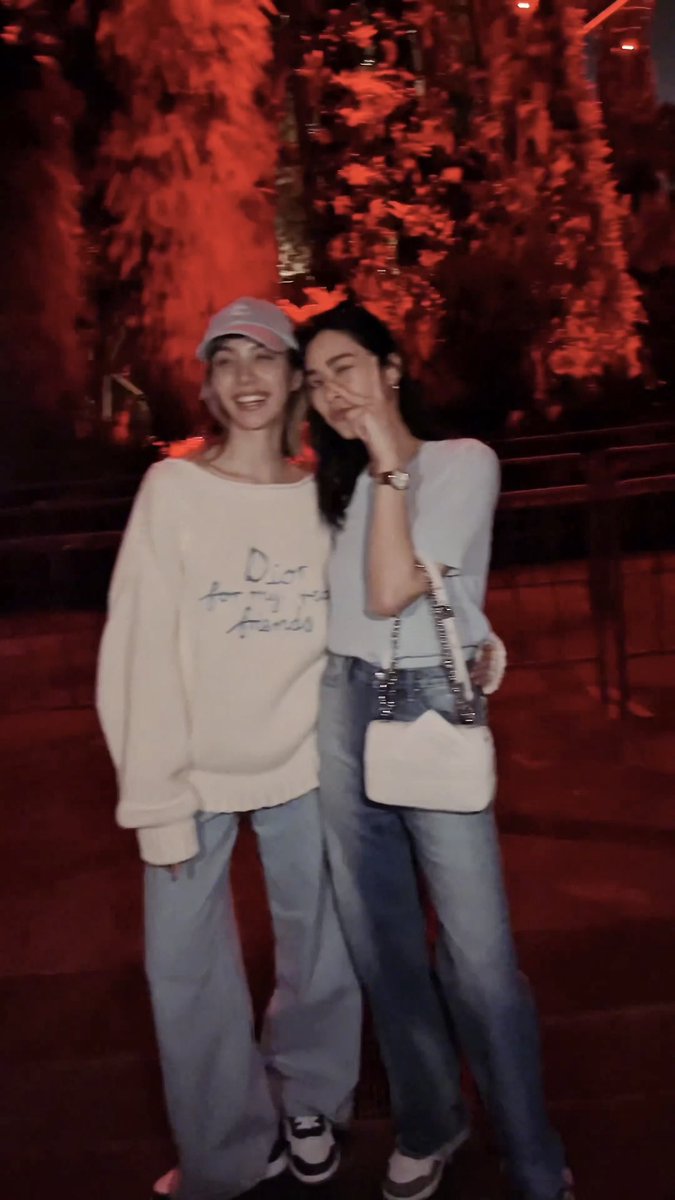 กรี้ดดดดดดดดดดดดดดด ม๋าเด็กกับพี่คนสวย!!! ถูกๆๆๆๆๆ ถูกต้องมาก นี่แหละๆๆๆ 😭😭😭😭😭😭😭😭😭😭😭😭😭😭