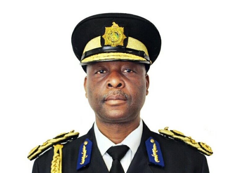 Officer-in-charge Law and Order Gweru, Victor Chinoni and the CIO have just been to Patrick Cheza’s homestead in Mvuma and ordered him to stop birthday celebrations for his grandmother Mbuya Taruza Maruwana who is turning 112 on Saturday. Mbuya Maruwana whose National Identity