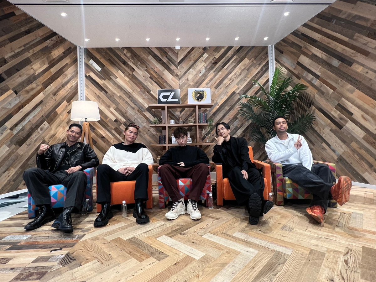 exilelive_acc's tweet photo. ❚ これまでご来場頂いたEXILEの「ライブ」での皆様の思い出エピソードを教えて下さい☺︎

スターティングメンバーの思い出は #WHATISEXILE ライブのことや、THE REASONツアーで観たいパフォーマンスなどでもOK☑︎

#思い出振り返り
#思い出交換

━━━━
☑︎ファンクラブチケット抽選先行は
6/15(日)23:00まで🎫
3年ぶりのドームツアー
EXILE LIVE TOUR 2025 #THEREASON

3年ぶりのドームツアー
EXILE LIVE TOUR 2025 #THEREASON

▼ 受付対象FAN CLUB
#EXILE
https://t.co/XbfsS3zZzi

#三代目JSOULBROTHERS
https://t.co/Ru610w5U09

#THERAMPAGE
https://t.co/XDwLmHcdvH

#THERAMPGE GLOBAL
https://t.co/MPXLKuLfwf

#FANTASTICS
https://t.co/ECMEZr8aSB

━━━━ Schedule ━━━━

📍みずほPayPayドーム福岡

11/15(土)
OPEN 15:00 / START 17:00

‧┈┈┈┈┈┈┈┈┈┈┈┈‧

📍京セラドーム大阪

11/29(土)
OPEN 14:00 / START 16:00

11/30(日)
OPEN 14:00 / START 16:00

‧┈┈┈┈┈┈┈┈┈┈┈┈‧

📍バンテリンドームナゴヤ

12/27(土)
OPEN 14:00 / START 16:00

12/28(日)
OPEN 14:00 / START 16:00

‧┈┈┈┈┈┈┈┈┈┈┈┈‧

出演：
EXILE ( #ATSUSHI 、#AKIRA　、#TAKAHIRO　、　#KENCHI　、#TETSUYA 、#NESMITH 、
#SHOKICHI 、#NAOTO 、#NAOKI 、#SEKAI 、#TAIKI )
#陣(THE RAMPAGE) 、 #神谷健太 (THE RAMPAGE)、#山本彰吾 (THE RAMPAGE)、#岩谷翔吾 (THE RAMPAGE)、#浦川翔平 (THE RAMPAGE)、#藤原樹(THE RAMPAGE)、
#澤本夏輝 (FANTASTICS)、#堀夏喜 (FANTASTICS)、#木村慧人 (FANTASTICS)

※今回のライブツアーは福岡・愛知・大阪の「3都市5公演」のみでの開催となります。

💺ファミリーシート（着席指定）について
「ファミリーシート」とはお子様や、ご年配のお客様がライブを着席してご観覧いただける「着席指定」でのお席になります。
ライブ中は必ず着席してご観覧いただきますよう、お願いいたします。
※ご家族連れでなくても、「着席指定」ご希望のお客様はどなたでも「ファミリーシート」にお申込みいただけます。
※ファミリーシートは1席分の価格になります。ペアチケットではございません。
※ステージからの近さを保証する座席ではございません。
※ファミリーシートと全席指定に関しては、同一公演にお申し込みいただけますが、重複して当選することはございません。
https://t.co/UzqlAvpCK0

#EXILE
#EX_THEREASON
#PROJECTEXILE 第12弾