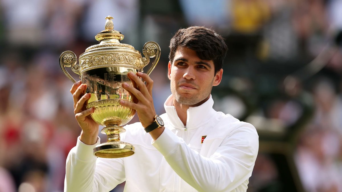 AlcarazHub's tweet photo. Carlos Alcaraz is on fire! 🔥 He just nailed his #SurfaceSlam with a #FrenchOpen win and defended his #Wimbledon title. Now, he's world No. 3! Plus, started a charity to give back! 🎾 #Tennis #AlcarazHub @carlosalcaraz @afcwimbledon https://t.co/LjTPfld3FK