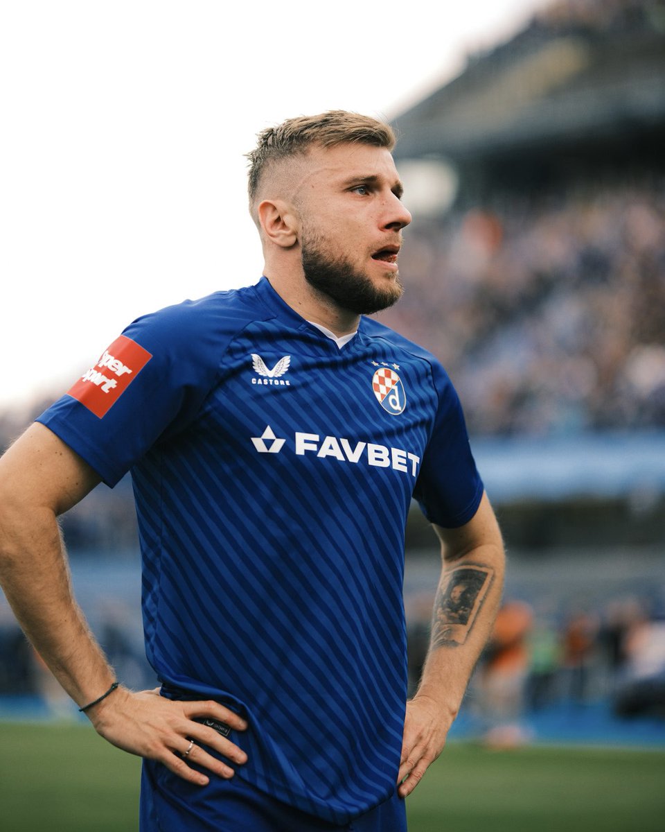 Nakon četiri i pol godine iskusni branič Stefan Ristovski zaključio je svoju karijeru u Dinamu. 🦁

Plavom klubu priključio se početkom veljače 2021. godine i u međuvremenu osvojio osam trofeja: četiri naslova prvaka, dva pokala pobjednika Kupa i dva Superkupa. 🏆

U Dinamu je
