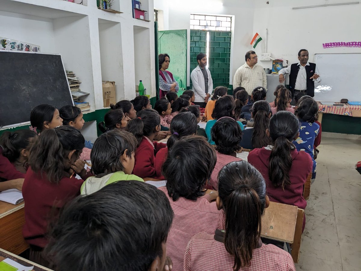 Diabgims's tweet photo. Conduction of successful education programs at Primary Schools in Kasna And Dadha to increase awareness regarding type 1 Diabetes. Working with an aim of early detection and best management. #Type1diabetes #DiabetesAwareness #T1D #Insulin4All https://t.co/IG0GQcHnCn