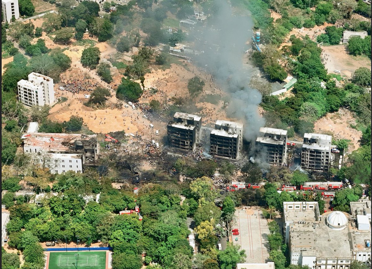 SuraParth's tweet photo. Deepest condolences to the people who lost their loved ones in Air India plane crash  Ahmedabad. Om Shanti 🙏 https://t.co/tWAStGryOz