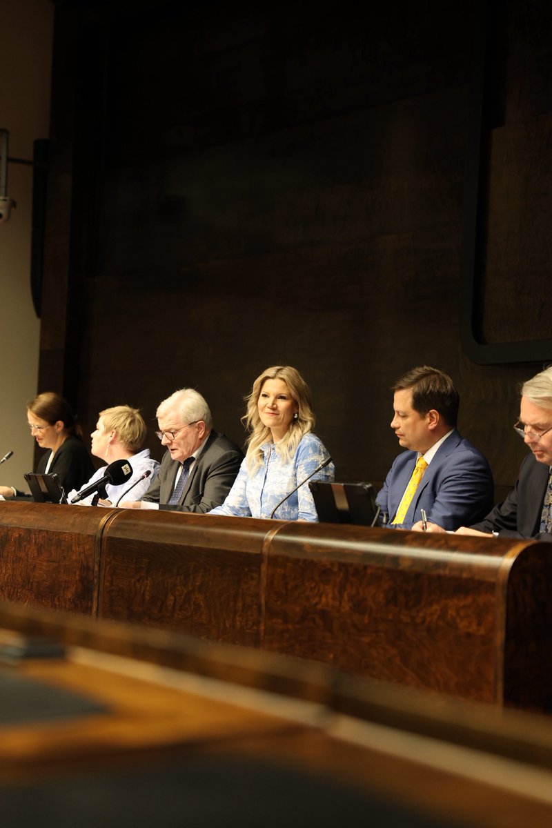 Suomen irtautuminen Ottawan miinakieltosopimuksesta etenee. Ulkoasiainvaliokunta sai mietintönsä valmiiksi ja kannattaa sopimuksesta irtautumista. 🇫🇮

Valiokunnan varapuheenjohtajana toimii <a href="/SofiaVikman/">Sofia Vikman</a>. Kuva valiokunnan tiedotustilaisuudesta.