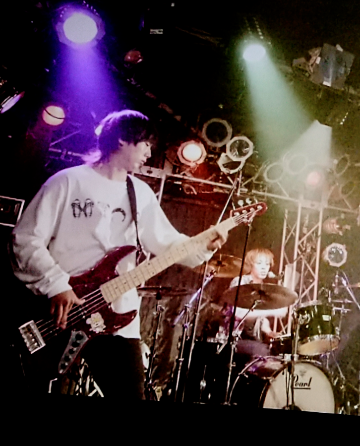 stk_ride's tweet photo. 13日の金曜日って事でフォルダを見てたら、ジェイソンじゃなくてVELATRIA出てきた!
5年前の今日は配信ライブだったみたい
カバヤくん以外とはまったく会えてないけどみんな元気だと良いなー
#VELATRIA https://t.co/UZmSGEK8Kd