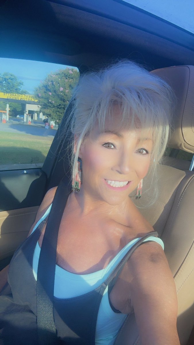 Good gorgeous Friday morning!

They gave me the day off work so I might just into a little trouble. Take care. 😅