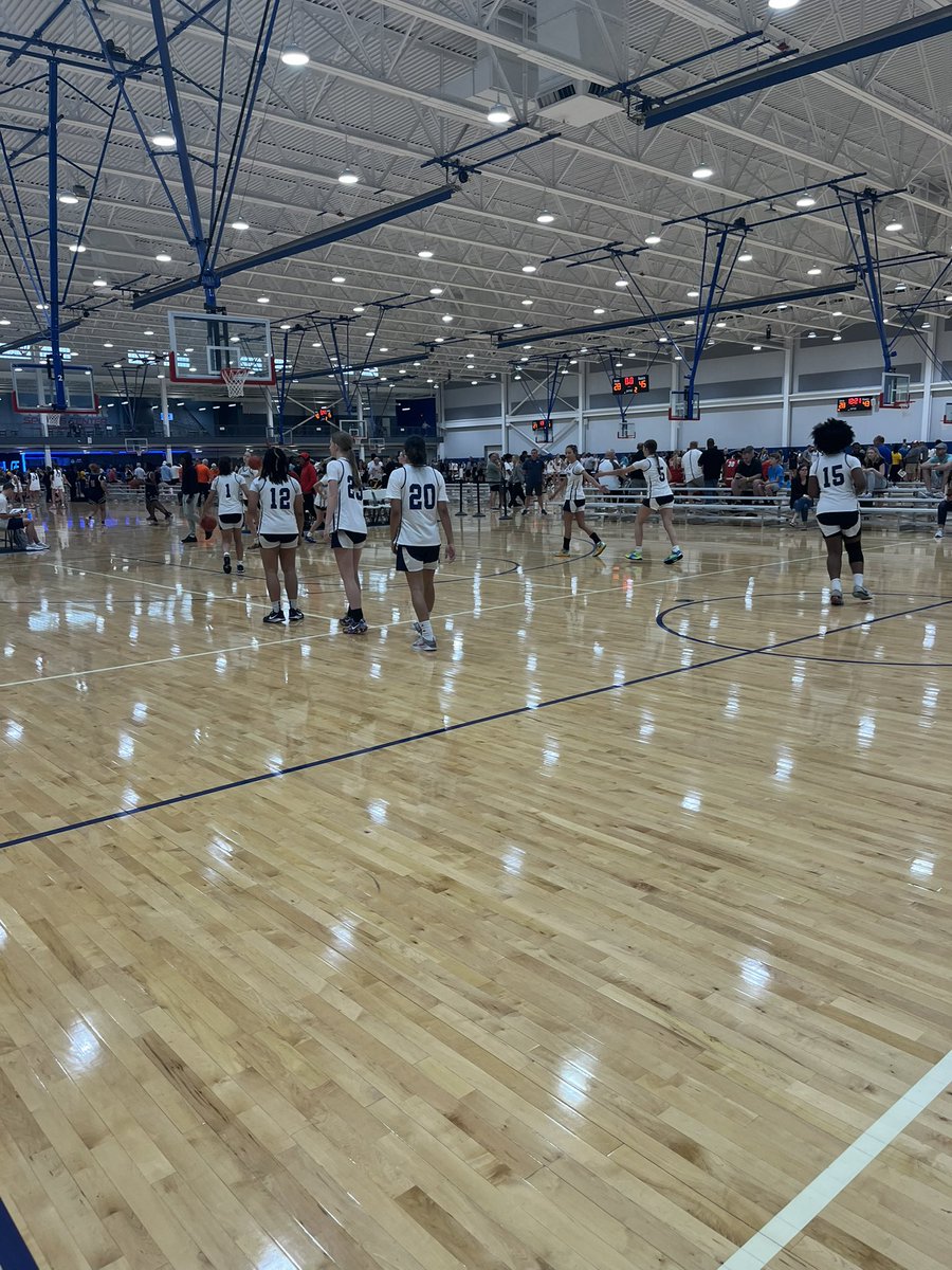 🐆’s warming up at Midwest Live! #GOPANTHERS