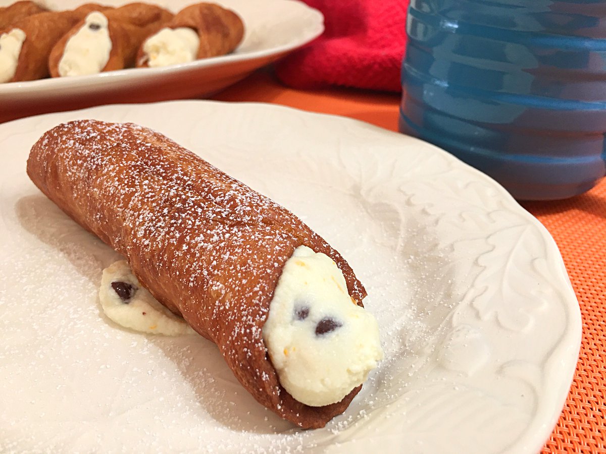 clubfoody (@clubfoody1) on Twitter photo Today is National #CannoliDay
Cannoli... a scrumptious Italian dessert 🇮🇹
#YouTube 📽️: youtu.be/zLbUjK1vQ-U
#RECIPE ➡️: clubfoody.com/cf-recipes/can…
<a href="/EventGuideToday/">EventGuide Today</a> <a href="/DiningGuide2Day/">DiningGuide Today</a> #RecipeOfTheDay Today is National #CannoliDay
Cannoli... a scrumptious Italian dessert 🇮🇹
#YouTube 📽️: youtu.be/zLbUjK1vQ-U
#RECIPE ➡️: clubfoody.com/cf-recipes/can…
<a href="/EventGuideToday/">EventGuide Today</a> <a href="/DiningGuide2Day/">DiningGuide Today</a> #RecipeOfTheDay