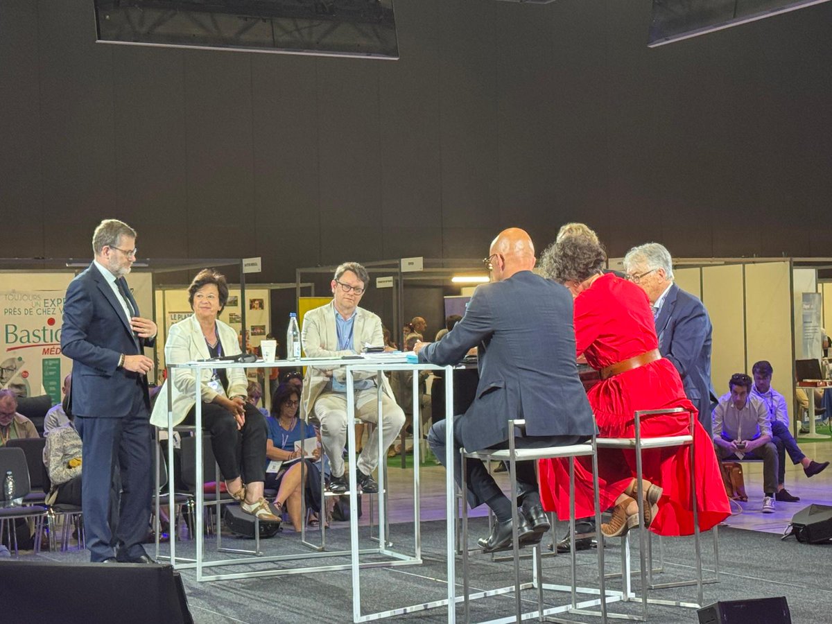 La Fondation était ce matin aux Assises du bien vieillir. Face au vieillissement : EHPAD en crise, manque de lisibilité pour les usagers... Des pistes émergent, comme la prévention et le programme ICOPE, pour repenser notre modèle.