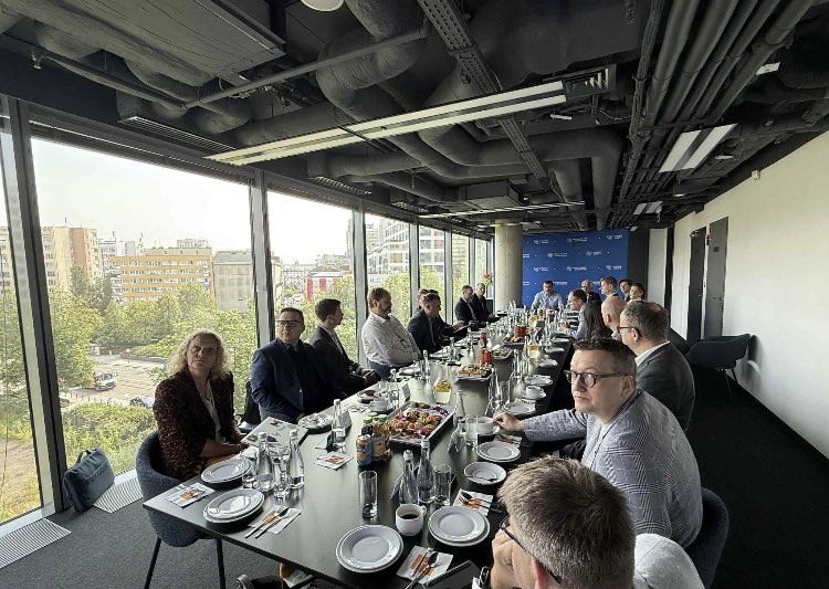 Dr Piotr Merks (@piotrmerks) on Twitter photo Podczas kolejnego eksperckiego spotkania z cyklu #DigitalTalks , rozmawialiśmy o transformacji cyfrowej ochrony zdrowia w Polsce <a href="/ZzpfPl/">Związek Zawodowy Pracowników Farmacji (ZZPF)</a> Podczas kolejnego eksperckiego spotkania z cyklu #DigitalTalks , rozmawialiśmy o transformacji cyfrowej ochrony zdrowia w Polsce <a href="/ZzpfPl/">Związek Zawodowy Pracowników Farmacji (ZZPF)</a>
