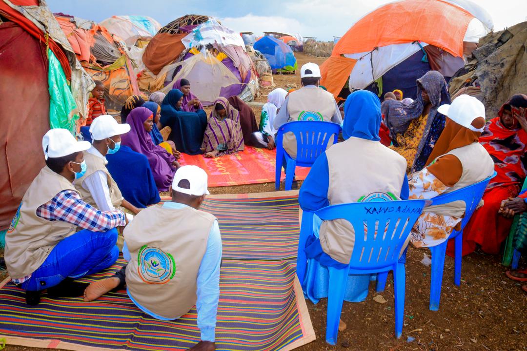 CODHNET's tweet image. This week, CoDHNet held an awareness session at Hawl Wadaag IDP camps in Baidoa, SWS 🇸🇴, reaching 230+ people.

We shared info on protection, access to services, complaints, &amp;amp; toll-free help lines.

#Protection #IDPs #Somalia #Accountability #CoDHNet