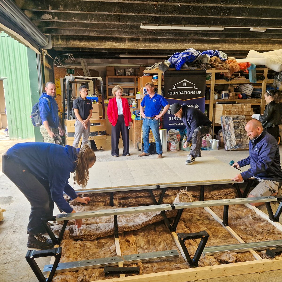 NWHC_'s tweet image. 👷♀️The @LibDems have called for an urgent home insulation plan, and Anna Sabine MP isn’t waiting around to get stuck in...
Delighted to bring Anna to Foundations Up in Coleford, to show how loft insulation is fitted and explain just how vital it is to protect it.