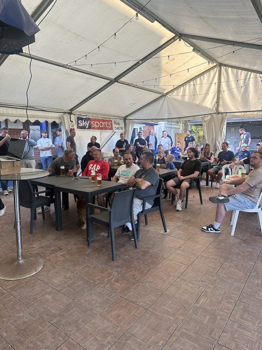 DawnAstle9's tweet image. After the excitement of my investiture it was straight back to work when I visited @AshbyIvanhoe_FC yesterday evening to talk about #concussion, #CTE, the #FIELDSTUDY , the current heading guidance for children and the return to play protocols in the grass roots game.
It was…