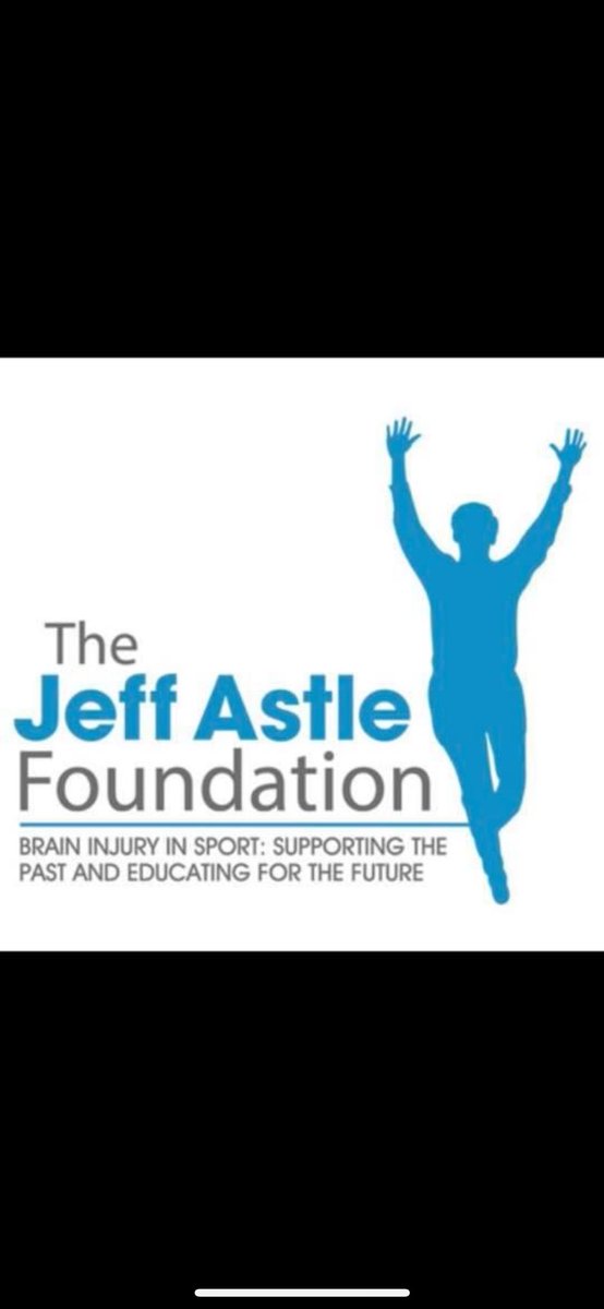 DawnAstle9's tweet image. After the excitement of my investiture it was straight back to work when I visited @AshbyIvanhoe_FC yesterday evening to talk about #concussion, #CTE, the #FIELDSTUDY , the current heading guidance for children and the return to play protocols in the grass roots game.
It was…