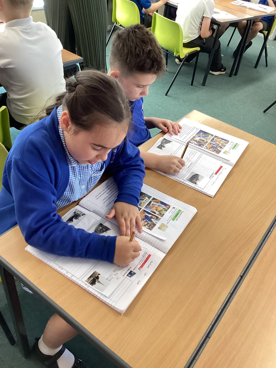 Today, the wonderful foxes shared their expertise on their chosen Whittington building. Their communication skills and confidence blew me away! 🦊