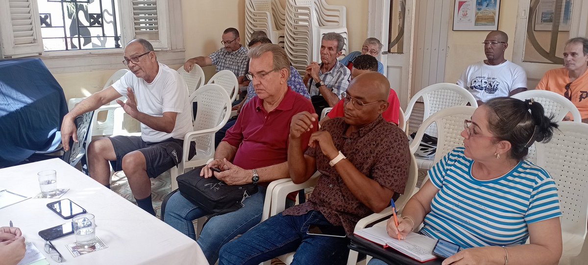 UNEACCIEGODEAVILA tweet media