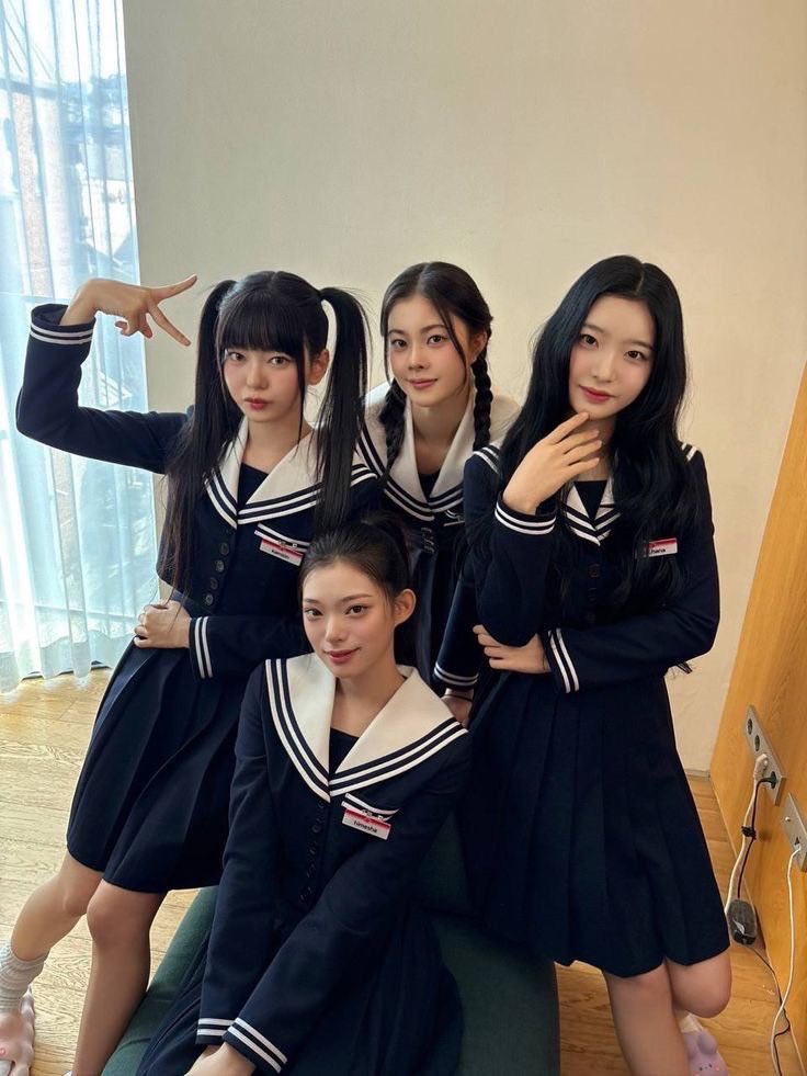 明日！
2-3 galaxy/cosmosy zigy=zigy カミオン

JKブリのセーラー服とハイツインですが、痛いと言わないでください、、
