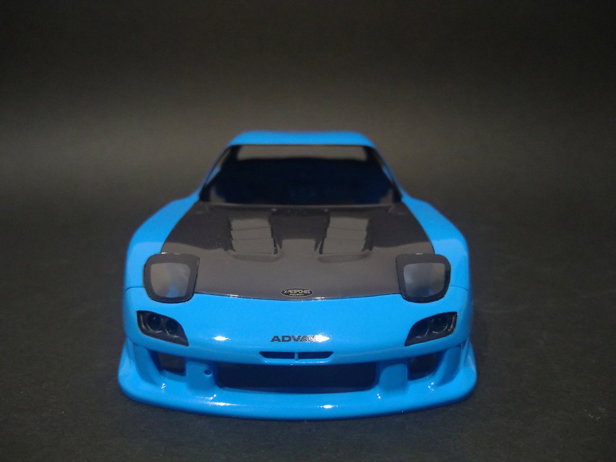 tsukuruya's tweet photo. ちょっとだけアオシマ製雨宮FDを進めました。
窓枠はザックリとマスキングして水性黒サフで塗装しました。
はみ出たらマジックリンで拭き取ります。
こういう塗り分けで水性黒サフは便利ですね✨
スリークライトはBOMEXから流用😅
もう少しなんですけど…捗りません。
#雨宮
#FD3S
#アオシマ
#RX7 https://t.co/tcNRx14TPr