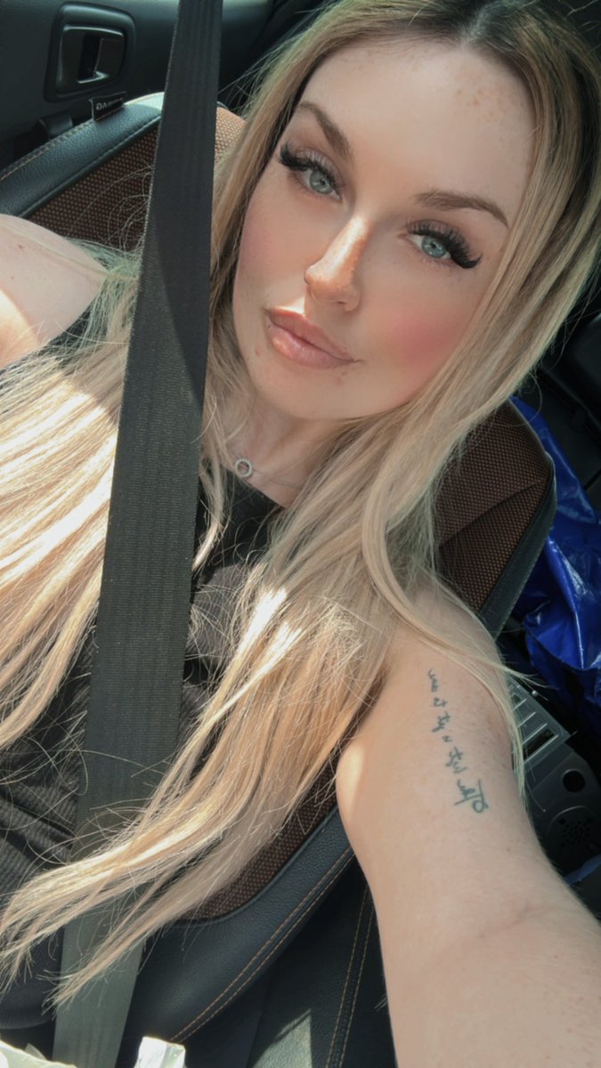 I have a long journey ahead of me, keep me entertained by sending ✨ Also available for video &amp; voice note responses!