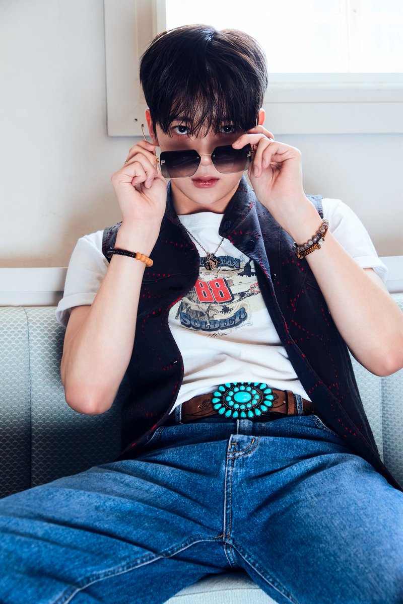 OmegaX_official's tweet photo. OX:N (오엑스엔) 
The 1st EP Album [N]

Concept Photo 1

➯ 2025.06.20 6PM (KST)

#OX_N #오엑스엔 #OMEGA_X #오메가엑스 #N
#YECHAN #예찬 https://t.co/uZDVwhu2c8