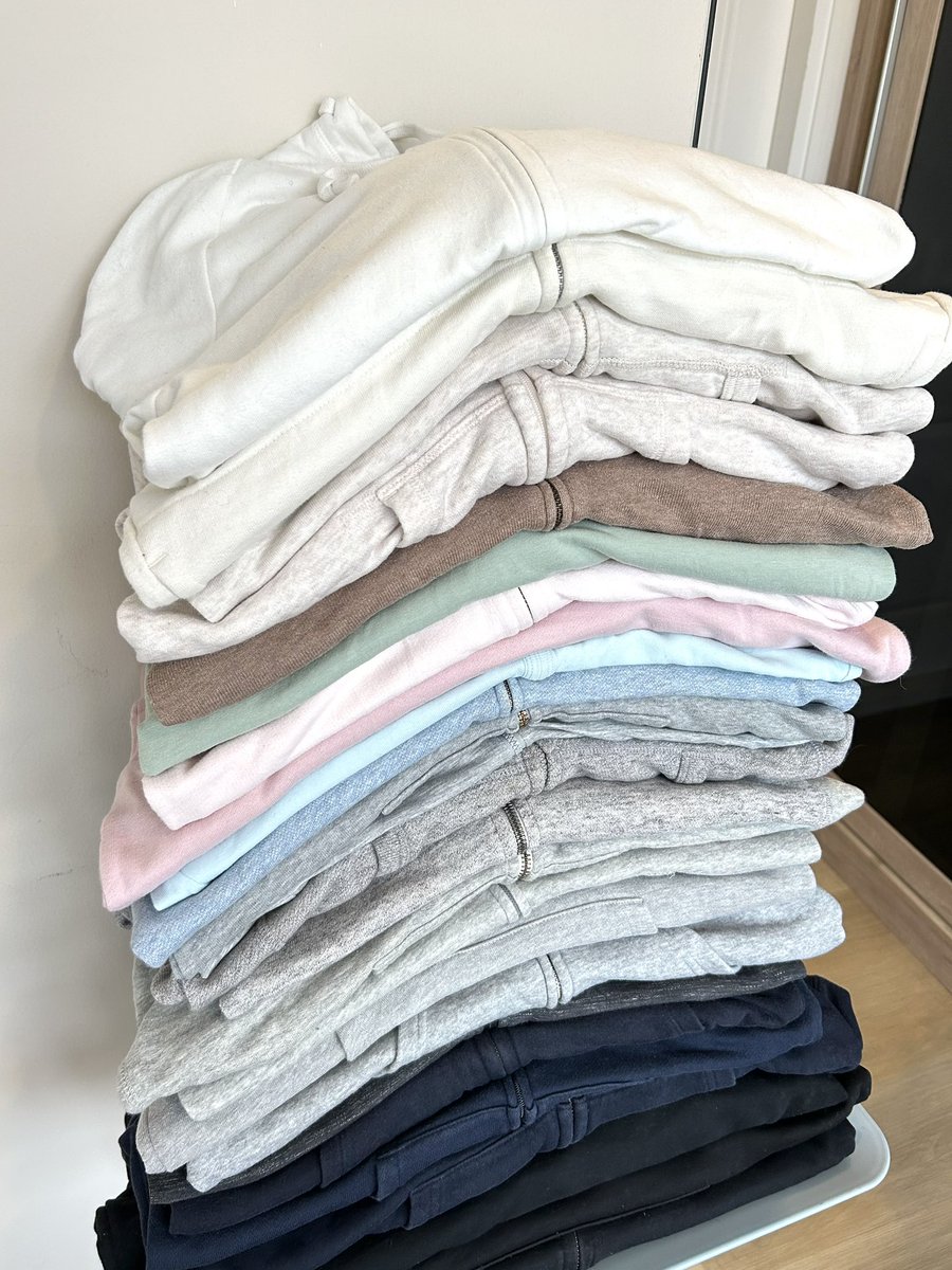 cardy cardigan tweet media