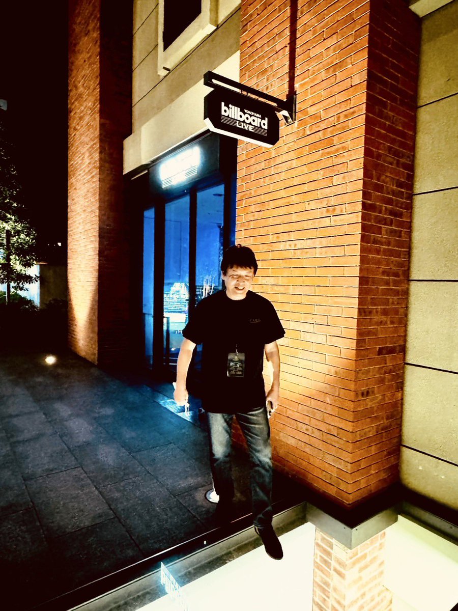 「ZARD Acoustic Live ～Especial moment～」

6/12.13横浜公演 
ありがとうございました😭

参加頂いた皆さんの記憶に残る素敵なLIVEになっていたら嬉しいです😊

Billboard東京で
また逢いましょう〜🎵

公演後スタッフに撮られた写真🤣📸

#ZARD
#坂井泉水
#島田勝弘
#BIRDMANMASTERING