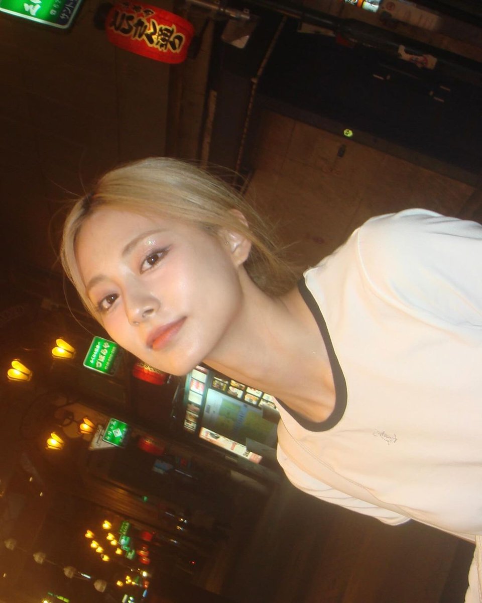 SubjectKpop tweet picture