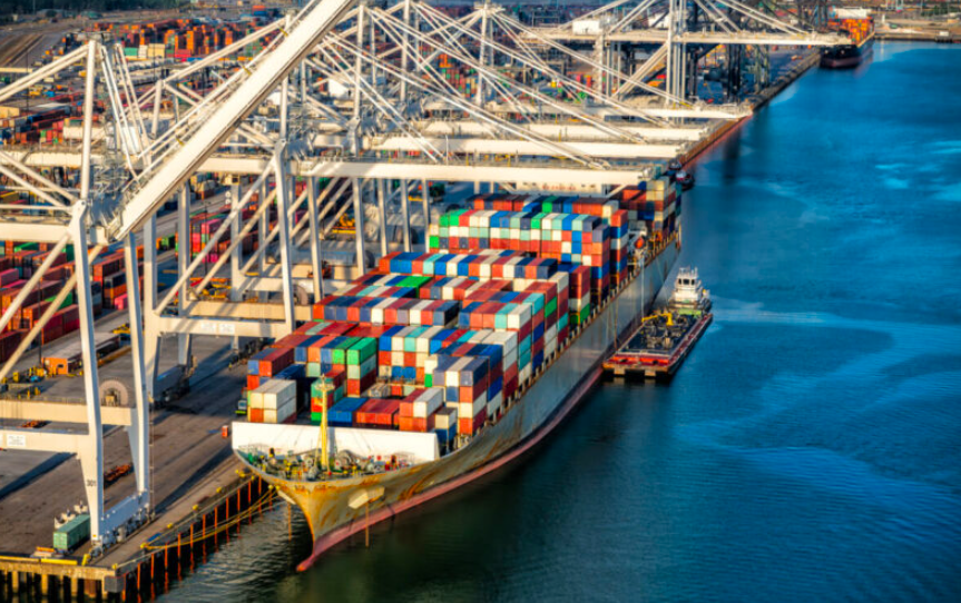 U.S. container imports fell nearly 10% in May—the steepest drop since March 2020—as tariffs and trade tensions take a toll. China shipments plunged 28% YoY, signaling major sourcing shifts. 📉

#GlobalTrade #USImports  #Tariffs  #PortNews #EugenoCohen 

porttechnology.org/news/us-contai…