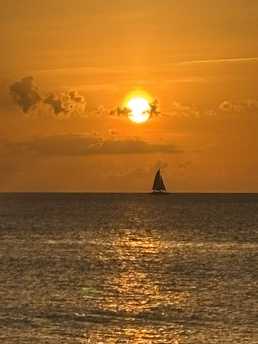 Halifax had its first 9 PM sunset of the year last night. Toronto, it’s your turn tonight! 🎉