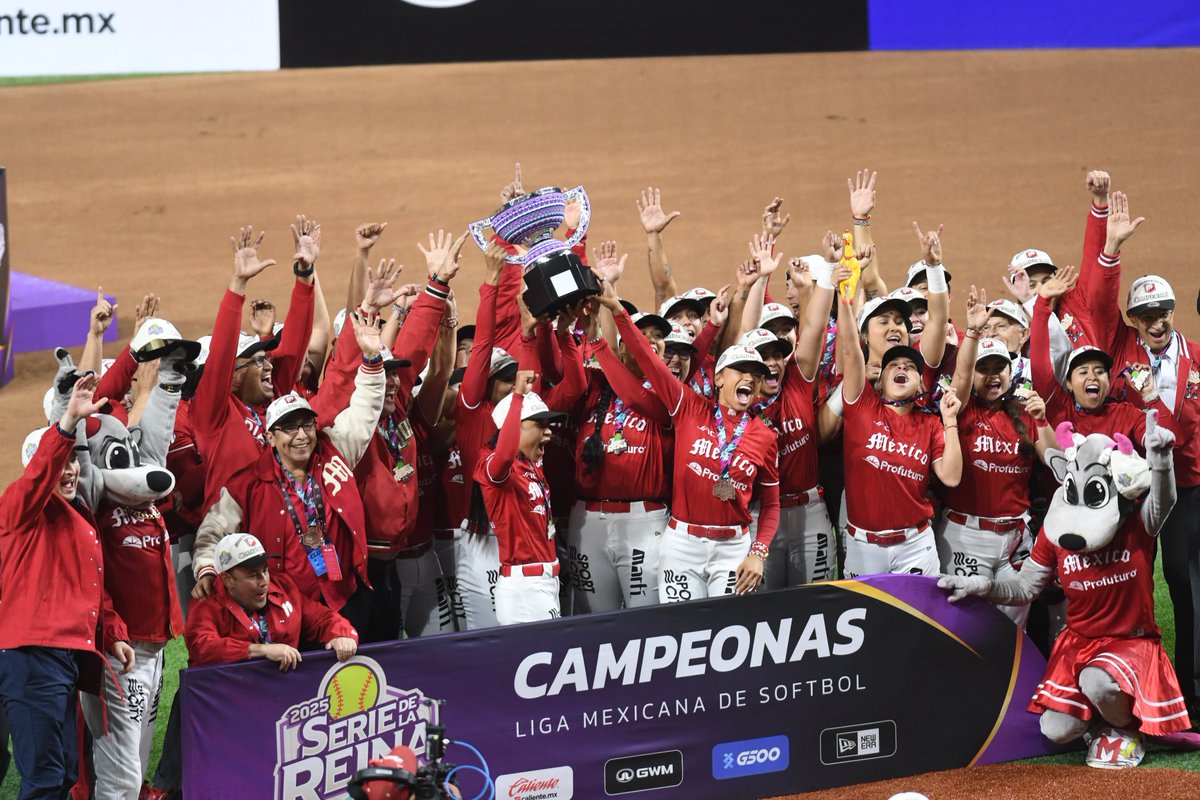 Diablos Rojos Femenil (@diablosfem) on Twitter photo Feliz Día Mundial del Softbol 💞🥎 (en especial a nuestras campeonas) 🏆 Feliz Día Mundial del Softbol 💞🥎 (en especial a nuestras campeonas) 🏆