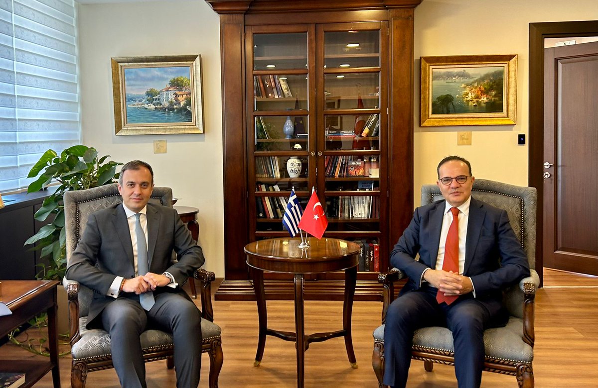 Βρίσκομαι στην Άγκυρα, όπου συναντήθηκα με τον Τούρκο ομόλογό μου Mehmet Kemal Bozay, με τον οποίο συζητήσαμε για την προώθηση της «Θετικής Ατζέντας». Είναι χρήσιμο να βρίσκουμε κοινά σημεία σε ζητήματα που βελτιώνουν την καθημερινότητα των πολιτών.

Επαναλάβαμε την κοινή