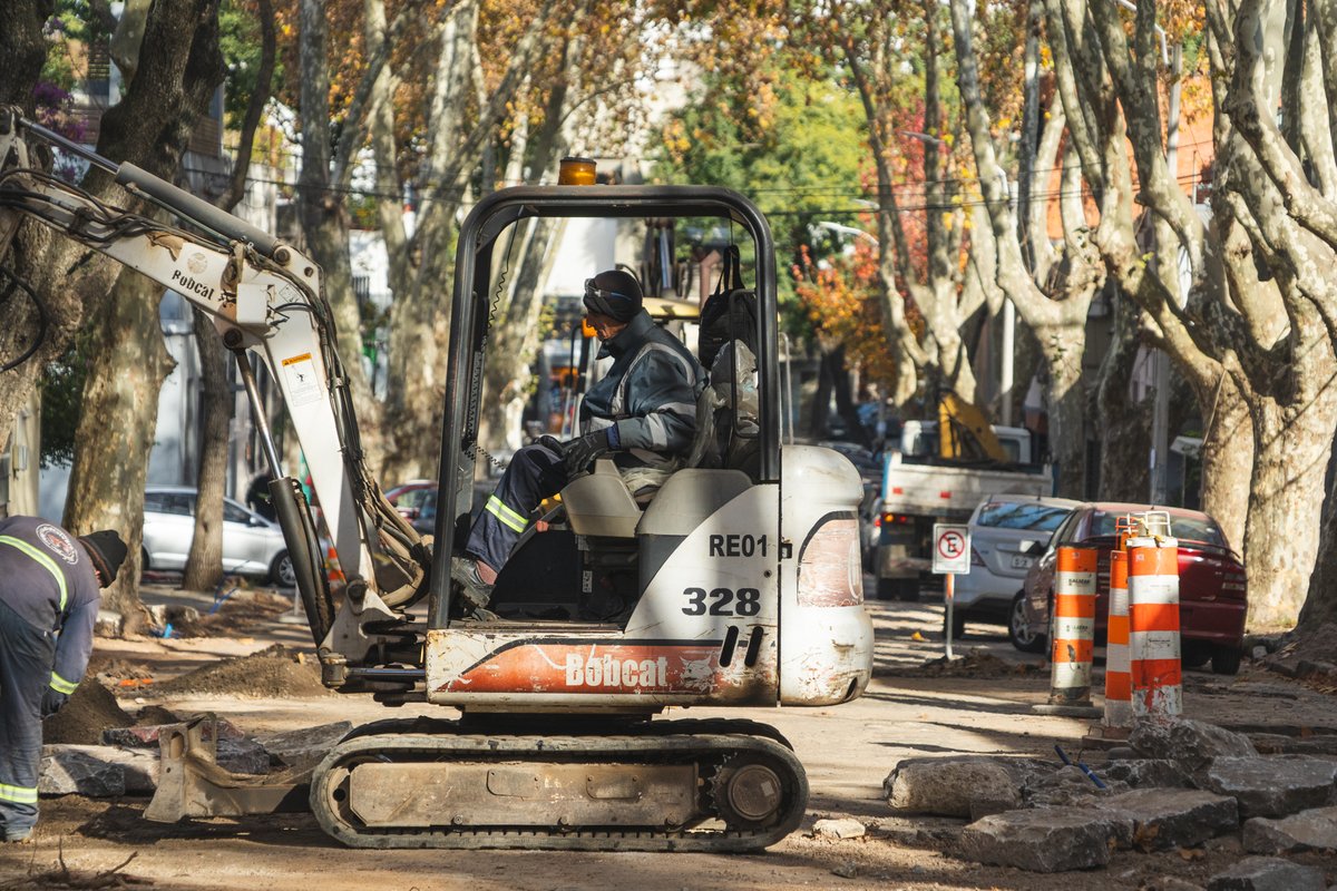 Continúan a buen ritmo las obras de repavimentación de la Calle Williman.
#SomosCH