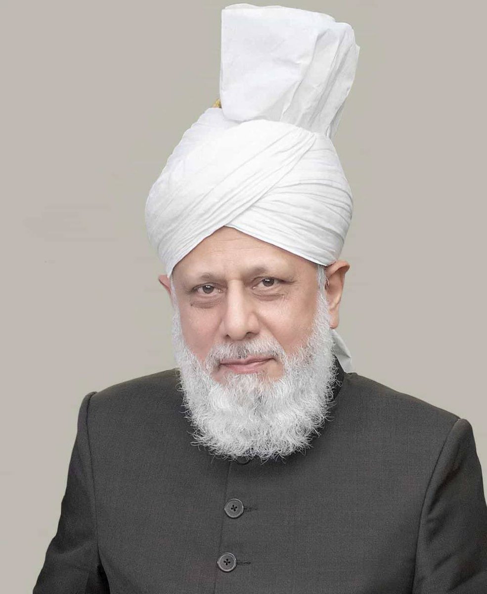 WafaShazdi's tweet photo. تازہ ترین: اَلْکُفْرُ مِلَّہ واحدہ ہو چکا ہے اور اب مسلمانوں کو بھی امّت واحدہ بننا پڑے گا، تبھی ان کی بچت ہے۔ حضرت خلیفۃ المسیح الخامس https://t.co/8vmgSIE45j via @alfazlintl https://t.co/GAJcaEbZrJ