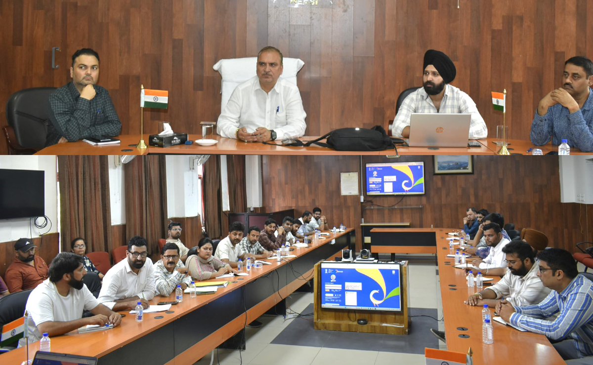 DMReasi's tweet photo. District Administration Reasi held a training session on e-Office 2.0 to boost digital governance and promote paperless administration. 
Chaired by ADDC Reasi, the session trained Master Trainers on e office,  marking a step toward efficient, tech-driven governance
@diprjk https://t.co/IK3jrvGxPo