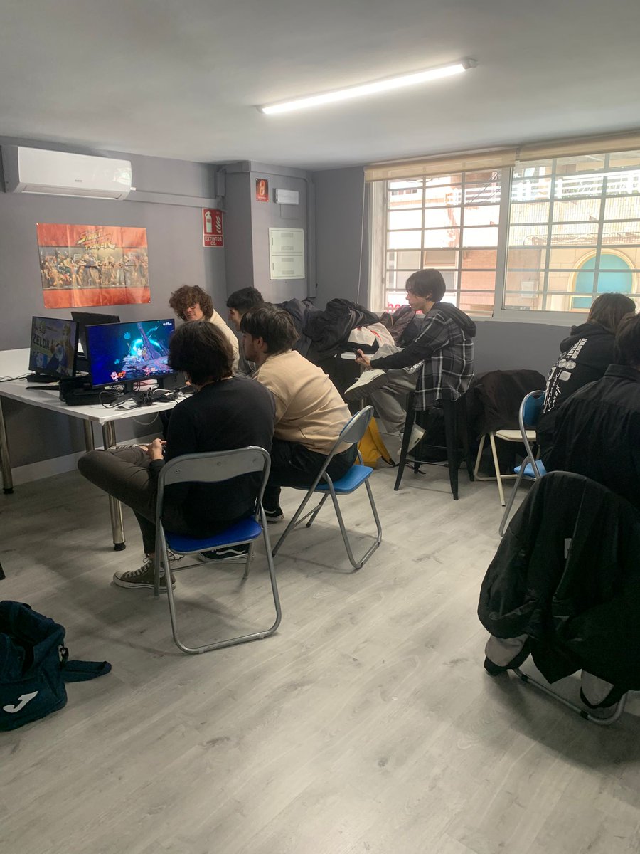 Castellón en 1 mes será Fusyoner...
<a href="/WarpZoneES/">Warp Zone</a> 🔜 MAGIA