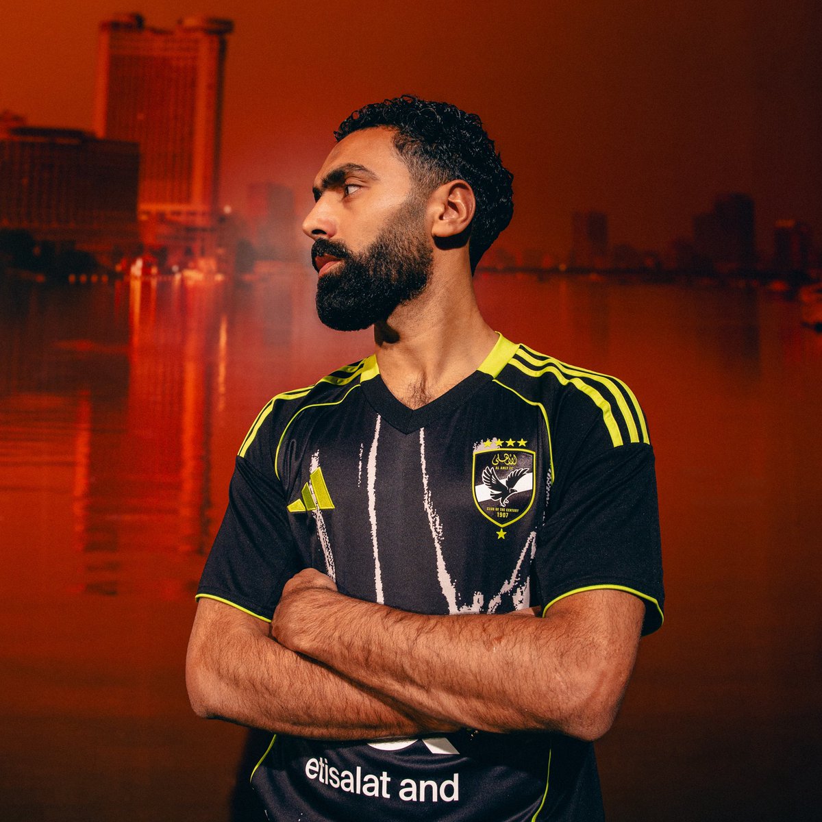 نسرنا عالي، فخرنا غالي 🦅  
 
الطقم الاحتياطي لـ #النادي_الأهلي لموسم 25/26  
 
متوفر دلوقتي 🔗

Wings ready to soar 🦅

Introducing the <a href="/AlAhly/">‏النادي الأهلي</a> 25/26 away kit

Available now 🔗