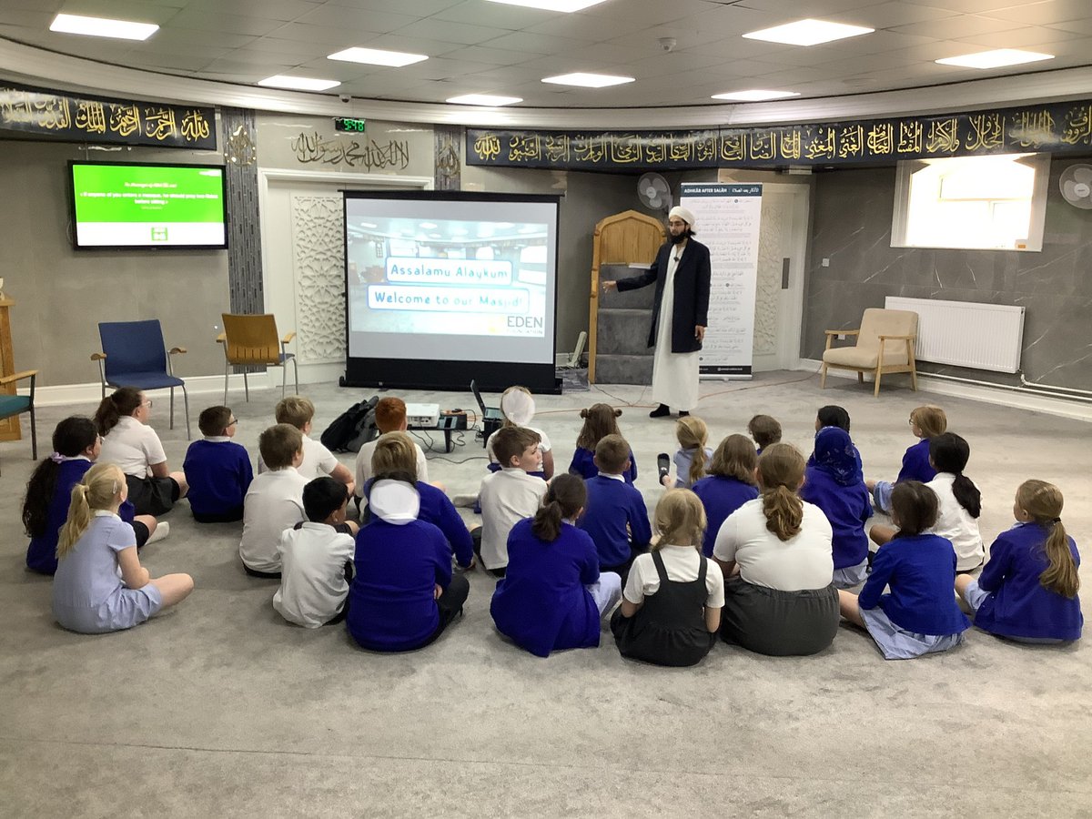 ReinwoodJuniors's tweet image. #RJS4D enjoyed a fascinating visit to a local mosque, The Eden Centre Highfields, where we learned more about the 5 pillars of Islam as well as information about the mosque building itself and how it is used #RJSRE