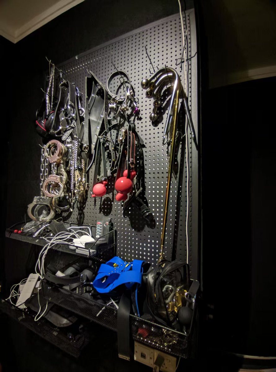 小小的装饰一下，自己看着捯饬出来的空间还是很有成就感！