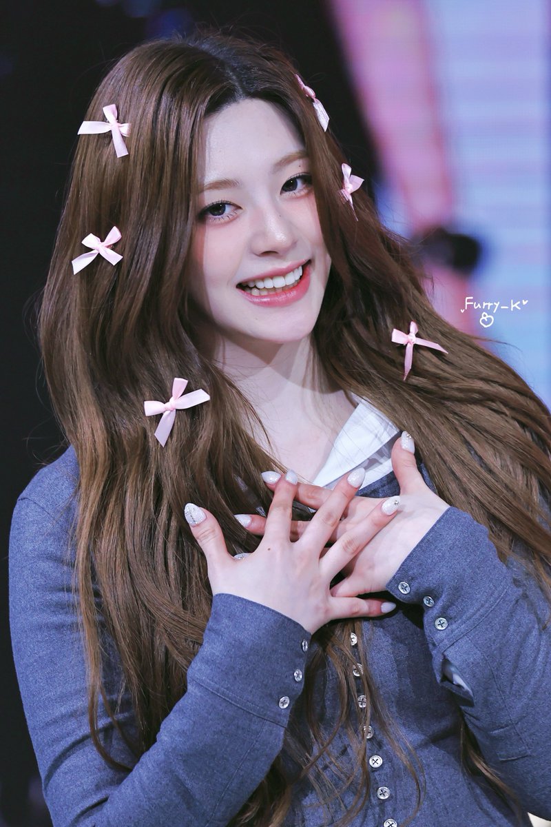 Furry_k_'s tweet photo. 💓우리 공주 생일 축하해💓
💓태어나줘서 고마워 💓

#STAYC #세은  
#스테이씨 #SEEUN 
#공주와또 https://t.co/W3fkSezaWk