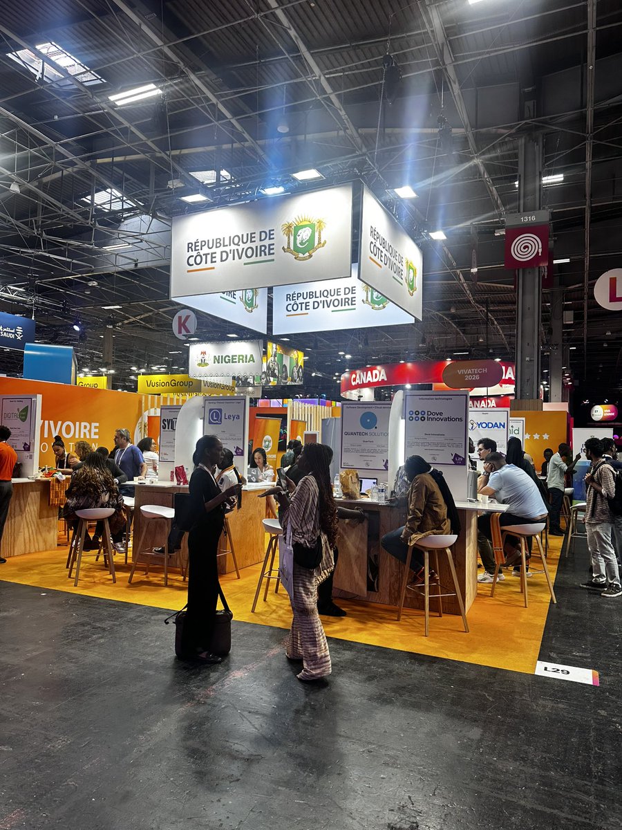 Zolabusiness's tweet photo. L’écosystème startup africain est en ébullition et ce sont pleins de startup qui innovent autour de l’#IA, l’agriculture, l’éducation, la finance ou encore l’énergie que nous sommes heureux de découvrir à #Vivatech. De belles success stories sont en préparation. Restez connectés! https://t.co/fwItzLpC9n