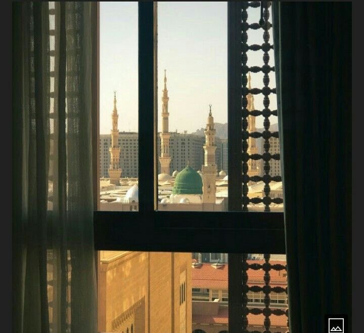 AdabOman's tweet photo. "إنَّ الصَّلاةَ على النَّبيِّ وصحبهِ
سببٌ  لطَـردِ  الهَمِّ  والأحْـزَانِ" ﷺ https://t.co/EAIly1ui6q