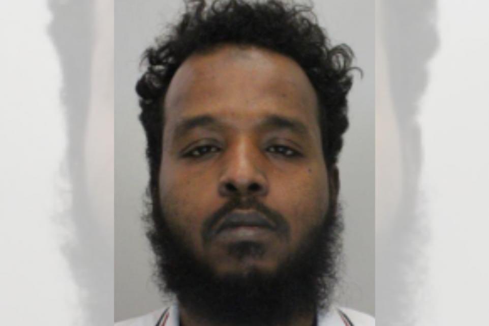 ArchRose90's tweet photo. Osman Moalem attempted to kidnap a teenager outside Liverpool Lime Street.

He’s now jailed for 27 months.

Lucy Connolly wrote one stupid post, deleted it shortly after.

She was jailed for 30 months.

Insane two-tier justice. Actually sickening. https://t.co/Cx12vc8F6x