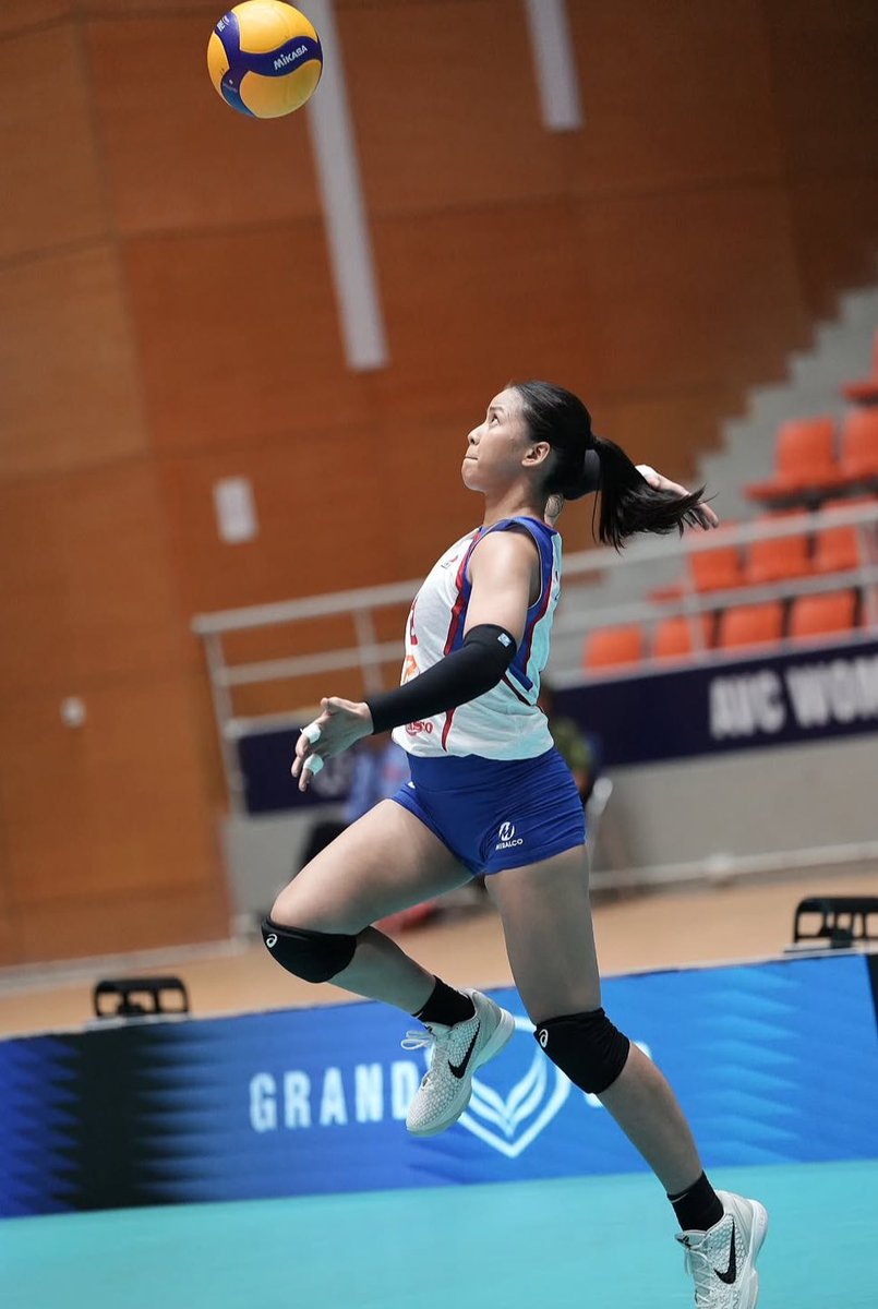 tj_canino's tweet photo. EYA LAURE SCORED 6 OUT OF THAT 15 POINTS IN THE DECIDING SET! IN THE FUCKING SEMIS GAME. 🤩😤

PUT SOME RESPECT ON HER NAME! ❤️‍🔥🇵🇭 https://t.co/ZNgS3Rbcaq