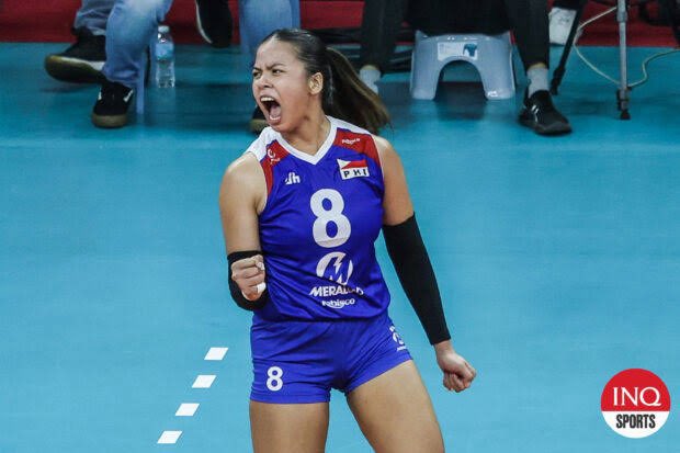 thisthatphenom's tweet photo. Hindi talaga naituturo ang tapang. You may have the talent pero if you don’t have the heart, yung tapang sa paglalaro- nothing will ever make you distinct and unique from the rest of the bunch. 

THAT’S EYA “CLUTCH” LAURE 💅 THE TIGRESS SPIRIT PERSONIFIED IN FLESH. 

#AVCNationsCup #AVCNationsCup2025