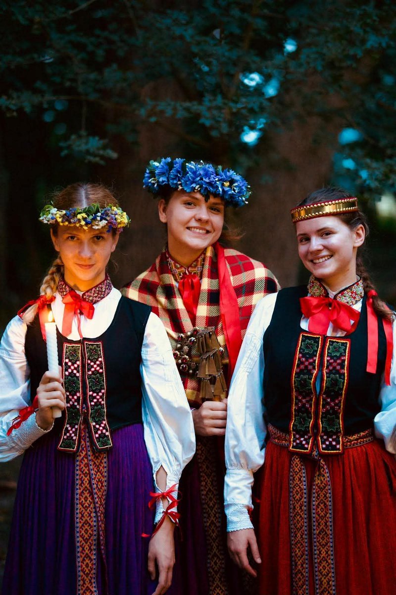 Latvian girls in folk clothing.