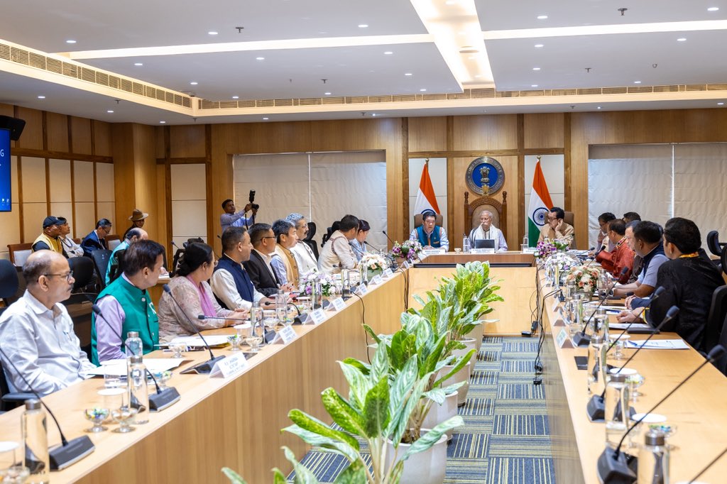 Hon’ble Governor of Arunachal Pradesh, Lt Gen (Retd) Shri KT Parnaik Ji, chaired a special Cabinet session to mark One Year of the Government in Arunachal Pradesh — a year of growth, achievements, and key reforms.

His invaluable words of guidance for the state’s development