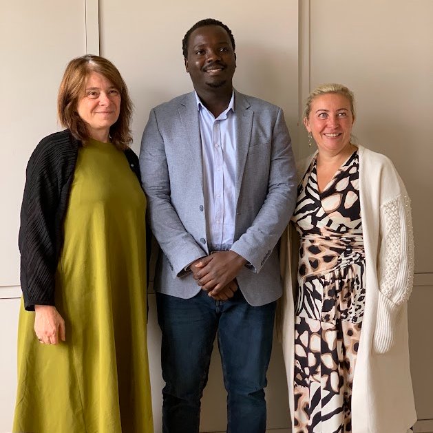 Walt Kilroy (@waltkilroy) on Twitter photo Congratulations to <a href="/ochieng_ogutu/">Gordon Ogutu</a> who passed his PhD viva without any corrections at all at <a href="/HumanitiesDCU/">Faculty of Humanities & Social Sciences @ DCU</a> today. Many thanks to my fellow examiner <a href="/HoareRachel/">Rachel Hoare</a>, and congratulations also to supervisors Dr Agnes Maillot and Dr Fiona Murphy Congratulations to <a href="/ochieng_ogutu/">Gordon Ogutu</a> who passed his PhD viva without any corrections at all at <a href="/HumanitiesDCU/">Faculty of Humanities & Social Sciences @ DCU</a> today. Many thanks to my fellow examiner <a href="/HoareRachel/">Rachel Hoare</a>, and congratulations also to supervisors Dr Agnes Maillot and Dr Fiona Murphy