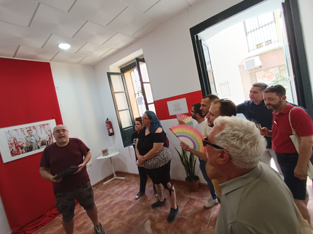 El pasado miércoles 11, San Juan Diversa asistió, junto a otras asociaciones, a la entrega de flores en memoria de Pedro Zerolo y a la exposición que organiza Adriano Antino del aniversario de los 20 años del matrimonio igualitario 🏳️‍🌈🏳️‍⚧️

#NiUnPasoAtras